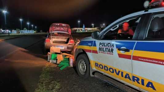 Carga estava em caixas de papelão no porta-malas