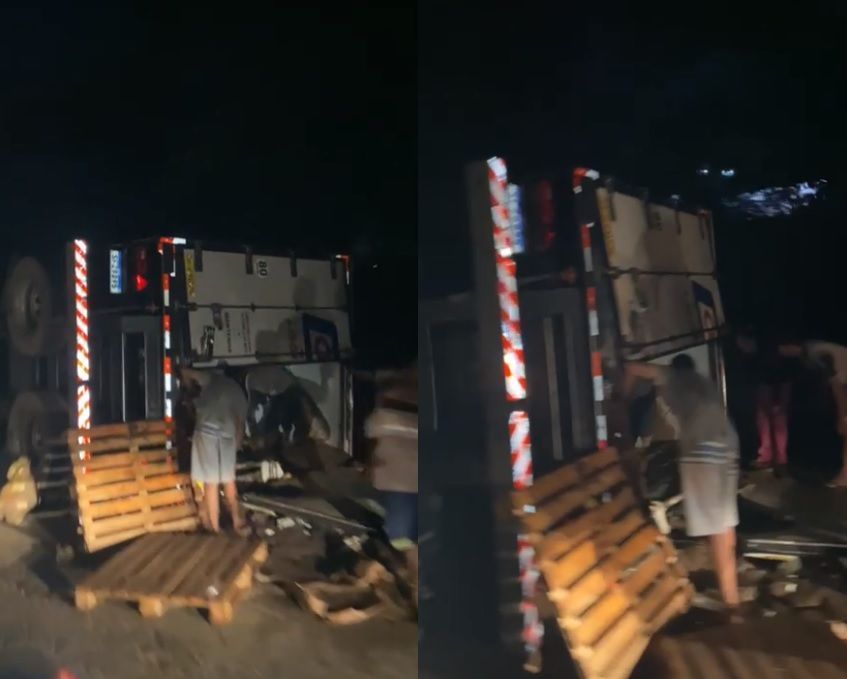 Caminhão com frango congelado tomba e carga é saqueada na BR-262 em MG