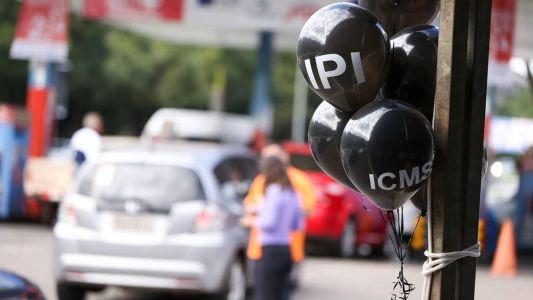 Carga tributária média em 2022 passou dos 40%, segundo estudo