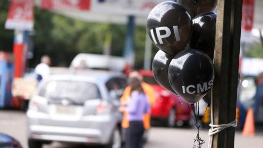 Carga tributária média em 2022 passou dos 40%, segundo estudo