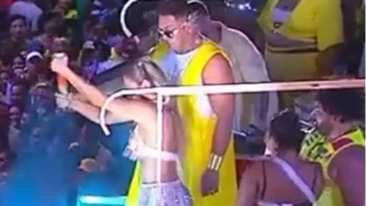 Carla Perez revelou sexo de bebê de fãs em cima de trio elétrico