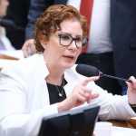 Ex-deputada federal Carla Zambelli comemora saída da prisão na Itália