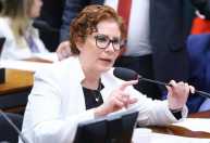 Ex-deputada federal Carla Zambelli comemora saída da prisão na Itália