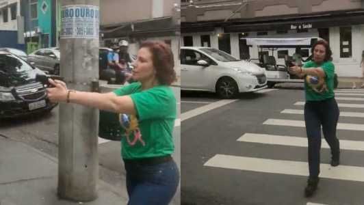 Carla Zambelli teve armas apreendidas por ordem do Supremo