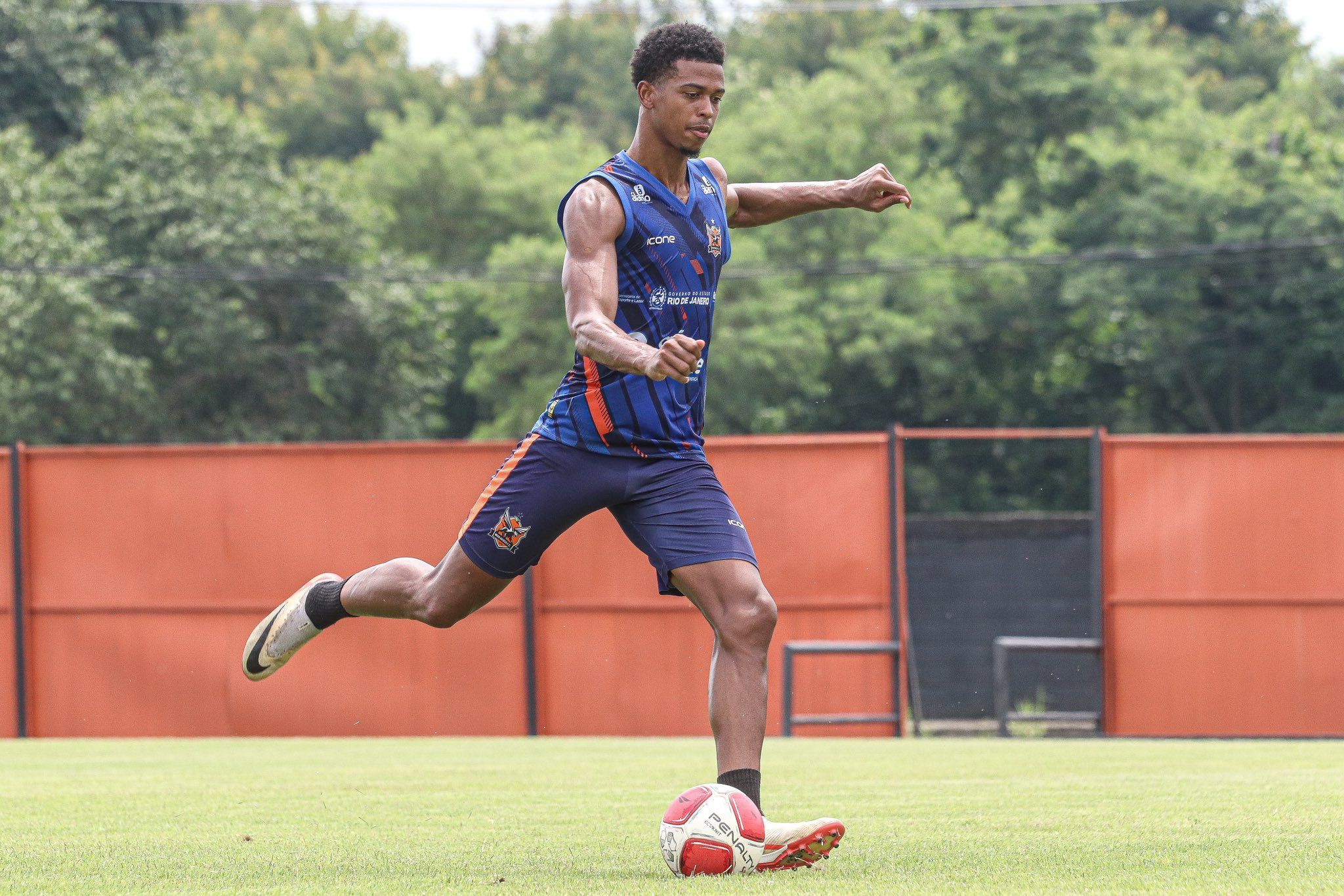 Copa do Brasil: artilheiro do Nova Iguaçu projeta duelo com o Internacional