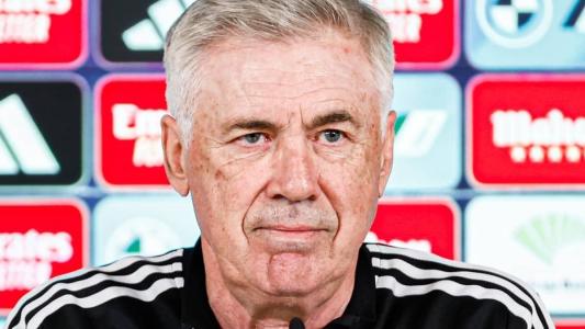 Carlo Ancelotti afirmou que foi surpreendido pela saída de Benzema