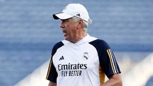 Carlo Ancelotti durante treino pelo Real Madrid