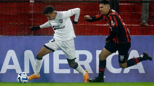 Carlos Alberto abriu o placar para o Botafogo diante do Patronato