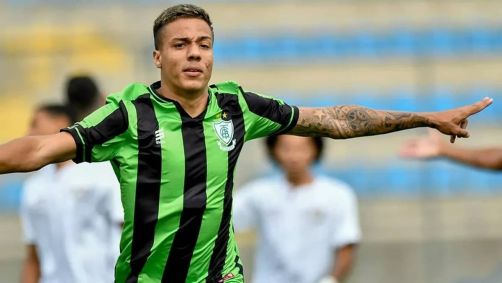 Carlos Alberto, atacante do América, vai defender o Botafogo
