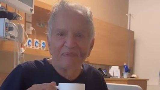Carlos Alberto de Nóbrega aparece sorridente em vídeo publicado por esposa nas redes sociais