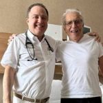 Carlos Alberto de Nóbrega recebe alta médica e faz agradecimento público