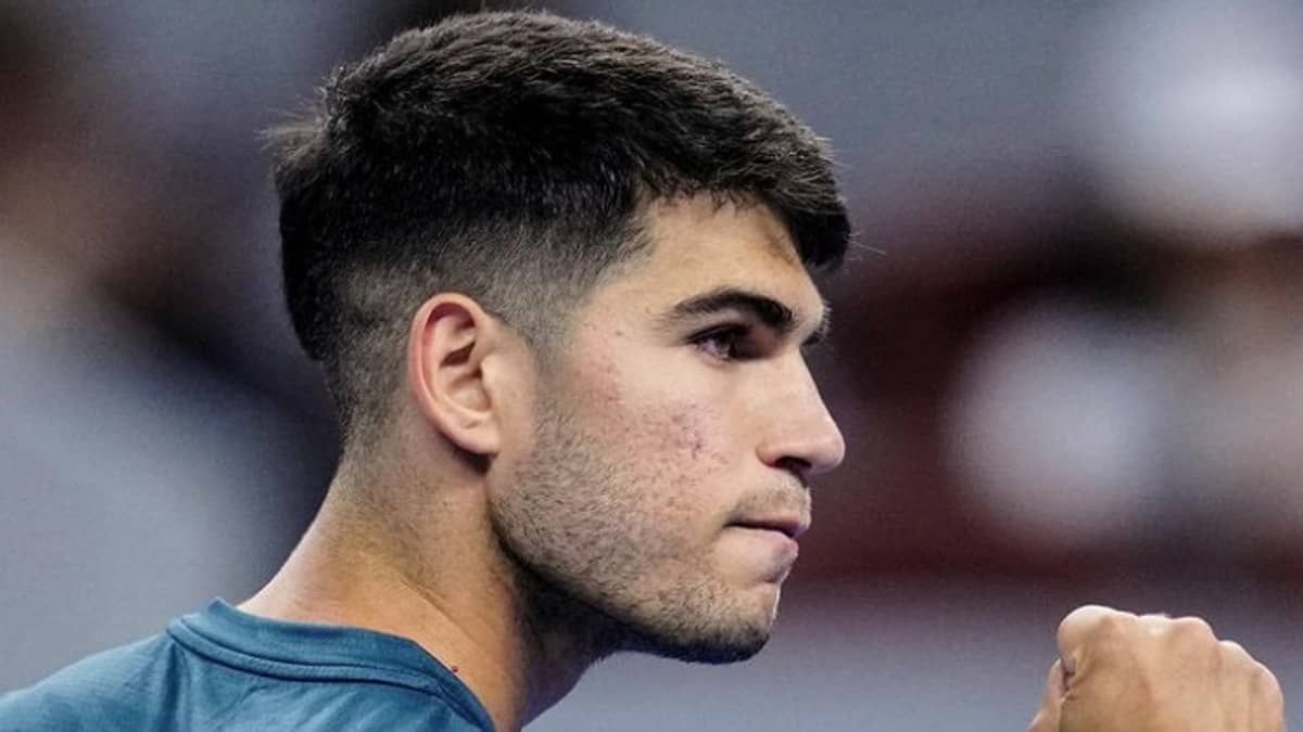 Alcaraz estreia com vitória no ATP 500 de Pequim; Tsitsipas é eliminado