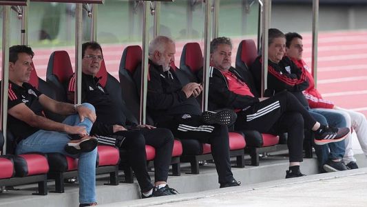 Carlos Belmonte (no meio)