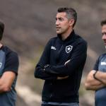 Comissão técnica de Bruno Lage está apta a estrear pelo Botafogo