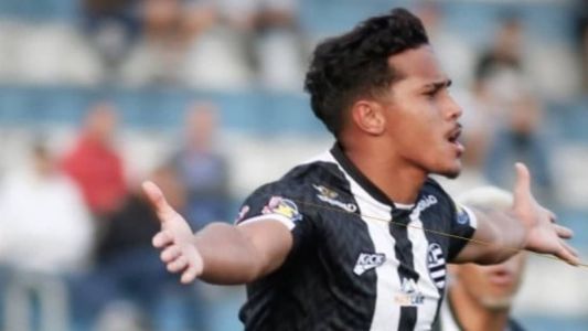 Carlos Eduardo marcou o gol da vitória do Athletic sobre o Santo André