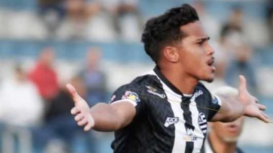 Carlos Eduardo marcou o gol da vitória do Athletic sobre o Santo André