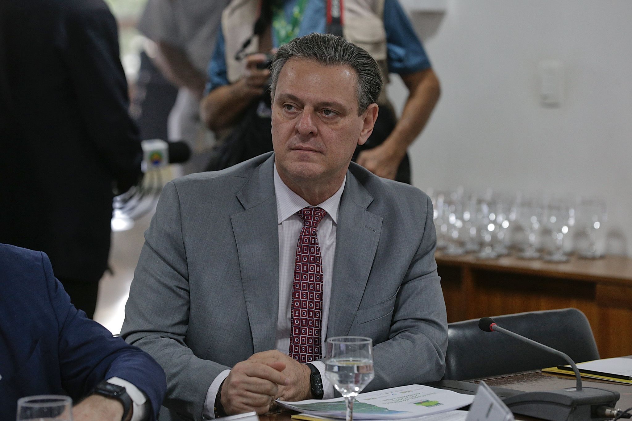 Carlos Fávaro irá ao Senado explicar panorama da gripe aviária no Brasil nesta terça-feira (27)