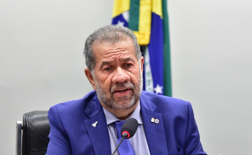 Fraude no INSS: ministro nega omissão e defende fim de desconto automático na folha