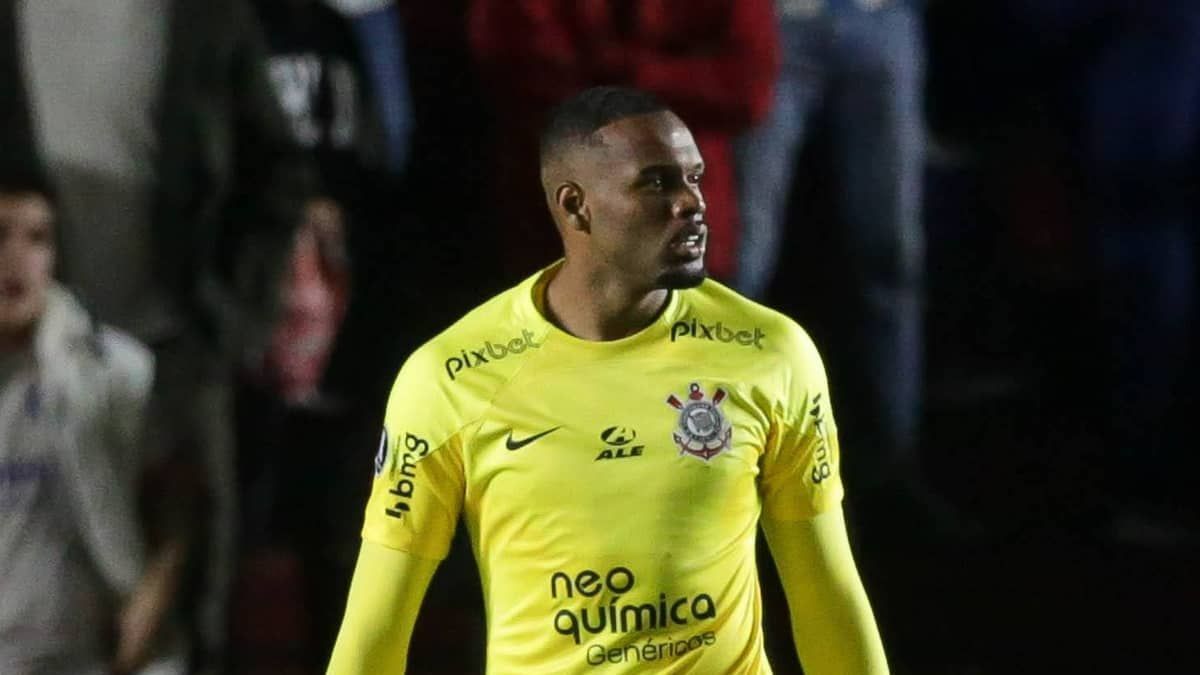 Luxemburgo elogia Carlos Miguel e vê goleiro como substituto de Cássio no Corinthians