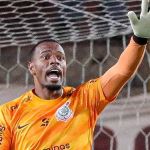 Goleiro do Corinthians cutuca técnico do Universitario: 'Pode chorar à vontade'