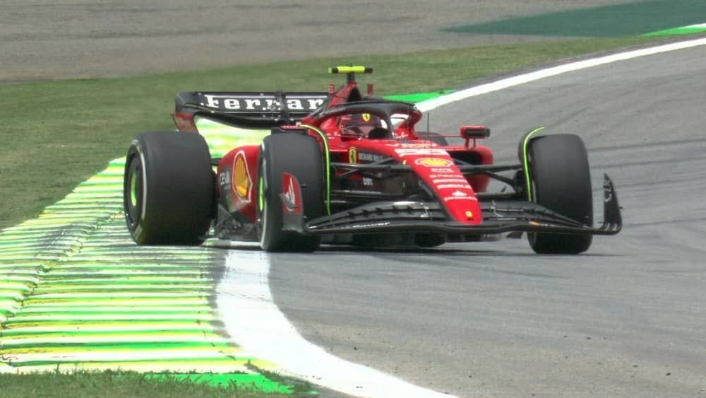 Com dobradinha da Ferrari, Sainz lidera único treino livre da F1 em Interlagos