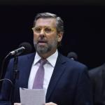 Deputado aciona PGR contra decreto de Lula que cria órgão para atuar contra 'fake news'