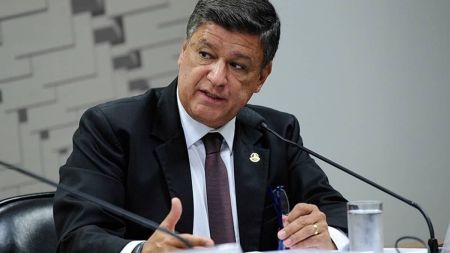 Carlos Viana assinará a filiação ao Podemos na quinta-feira (2)