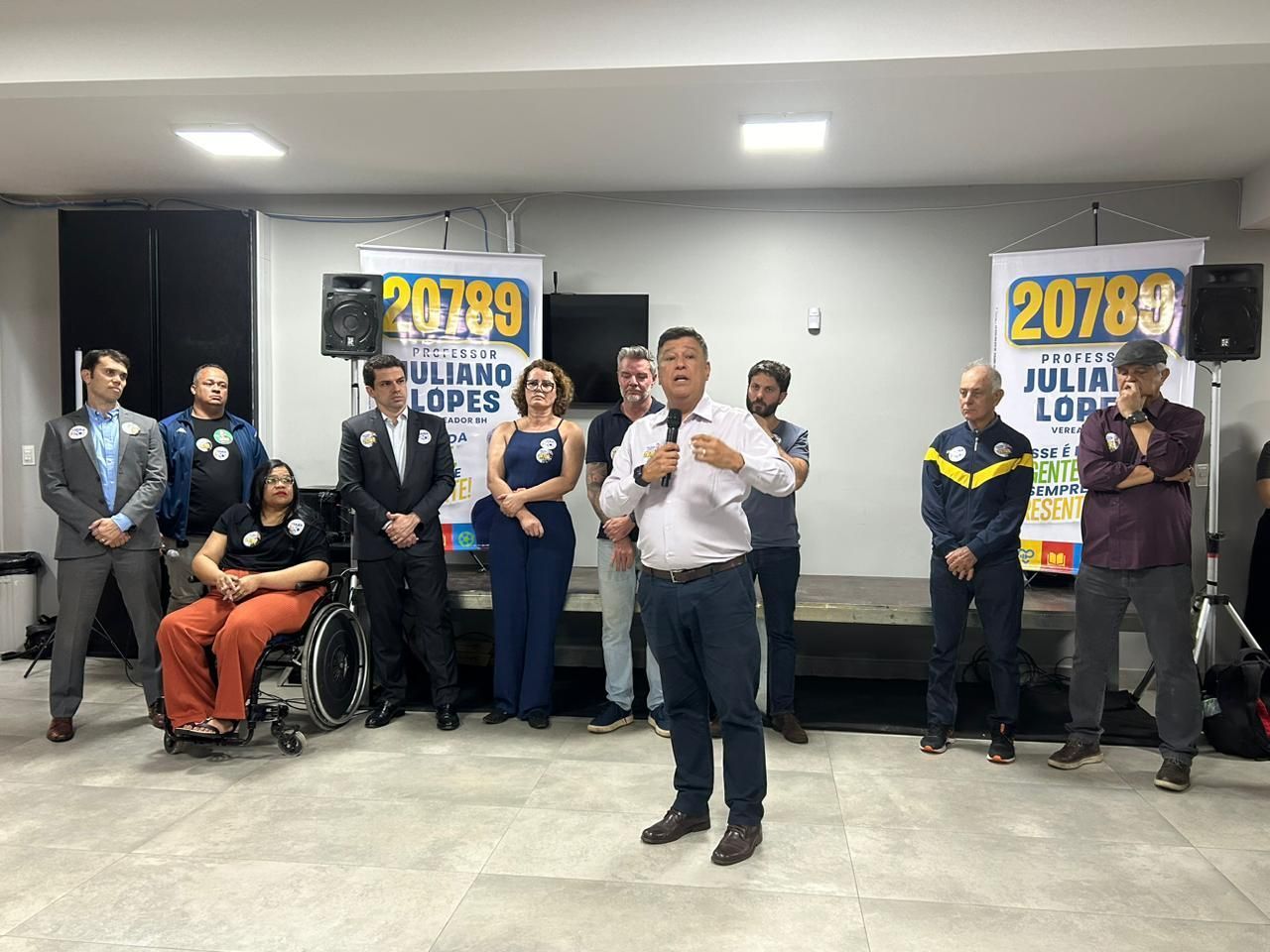 Carlos Viana faz campanha ao lado de Nely e Aro e reforça proposta de 'devolver' moradores de rua