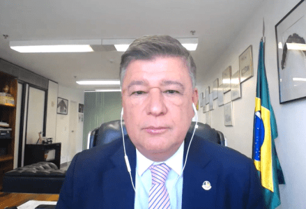 Viana em entrevista à Rádio Itatiaia