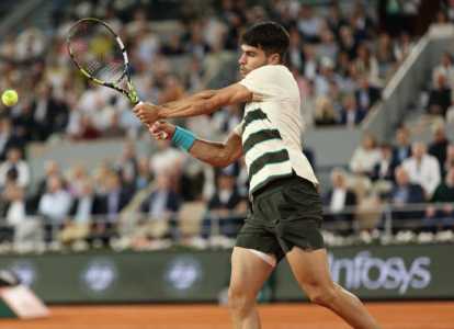 Alcaraz em vitória sobre Musetti na semi de Roland Garros 2025