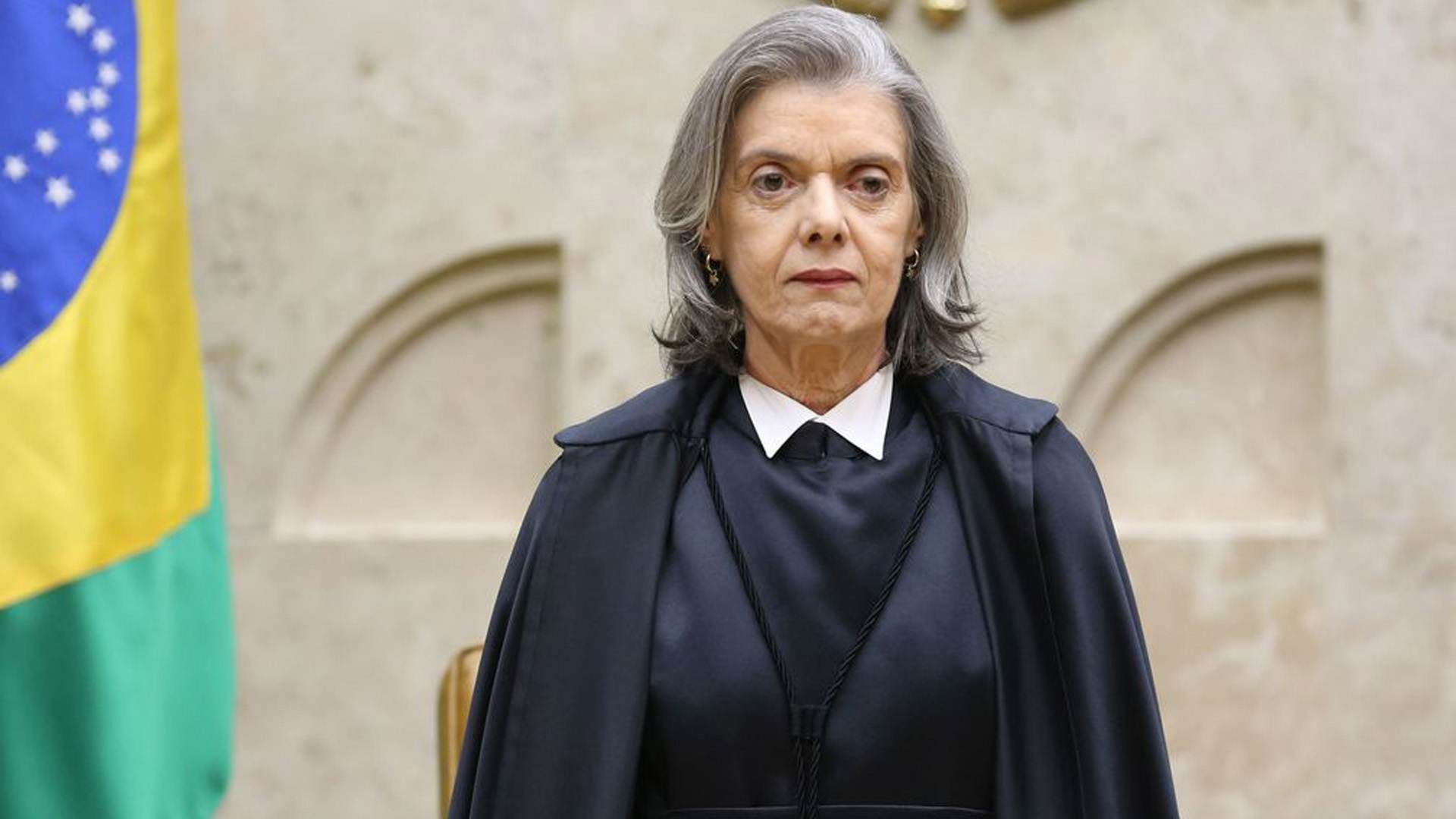 'Auditável e inquestionável’, diz Cármen Lúcia sobre as urnas eletrônicas
