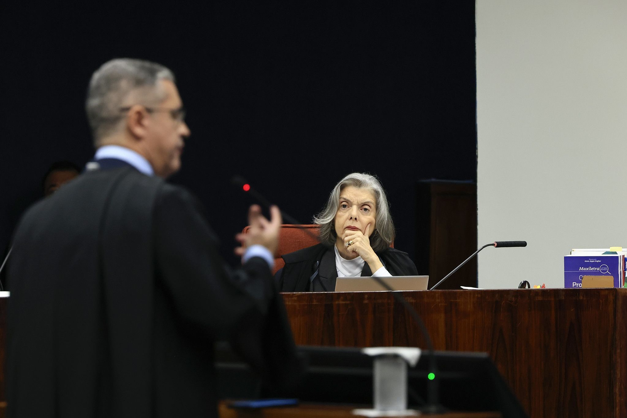 Cármen Lúcia relembra aniversário da 1ª Constituição em julgamento de denúncia contra Bolsonaro