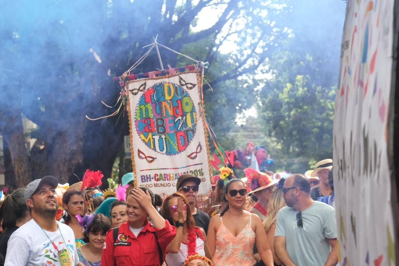 Carnaval BH 2024: bloco 'Todo Mundo Cabe no Mundo' celebra folia com inclusão