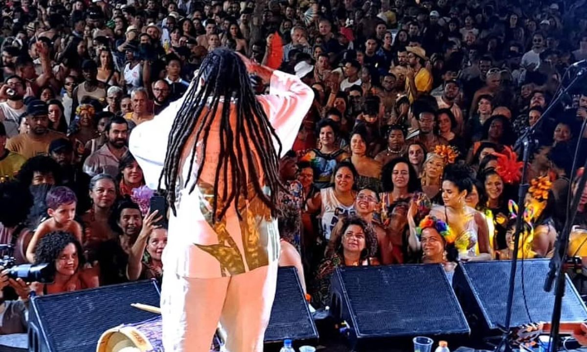 Blocos, viagens ou descanso: juiz-foranos revelam planos para o Carnaval 2025