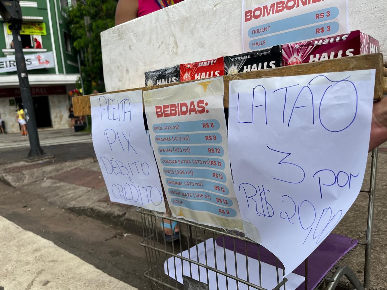 Carnaval BH 2024: ambulantes citam vendas abaixo da expectativa e fazem promoção