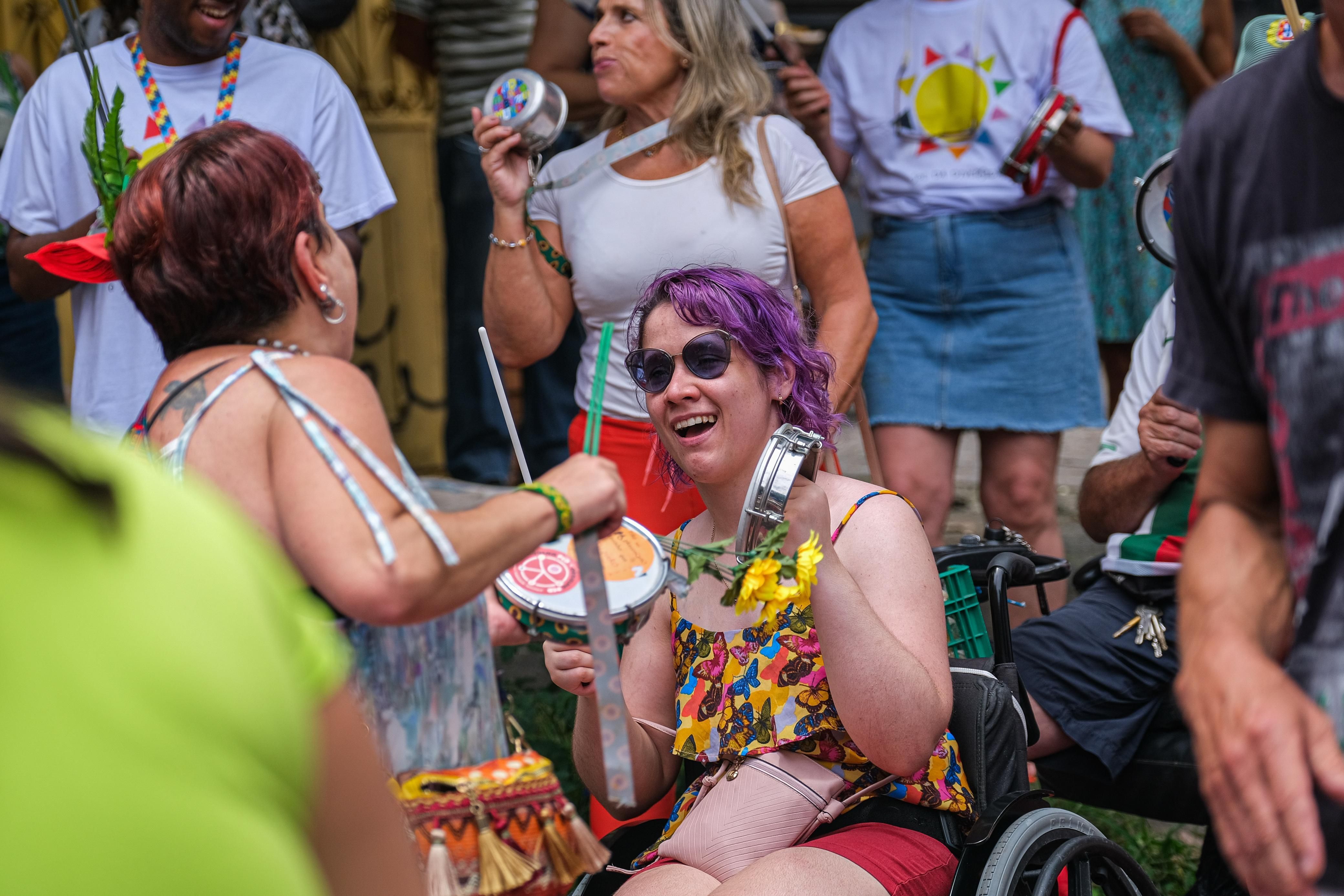 Carnaval de BH 2025: veja fotos do bloco 'Todo Mundo Cabe no Mundo', que celebra a inclusão