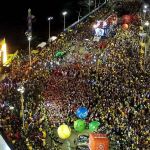 Carnaval de Salvador entra para livro dos recordes com 'maior reciclagem de latinhas do mundo'