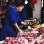 Preço dos alimentos fica estável, mas carne atinge novo recorde e pressiona o bolso