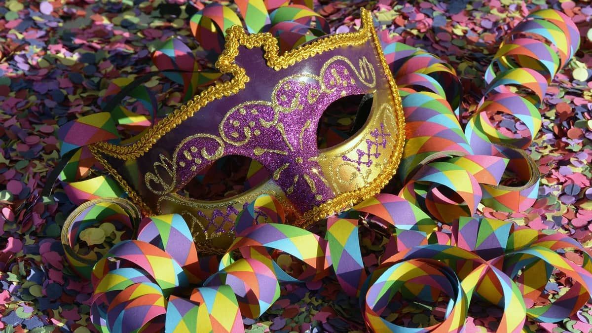 Folião na mira de criminosos: veja como se proteger do golpe da maquininha no Carnaval