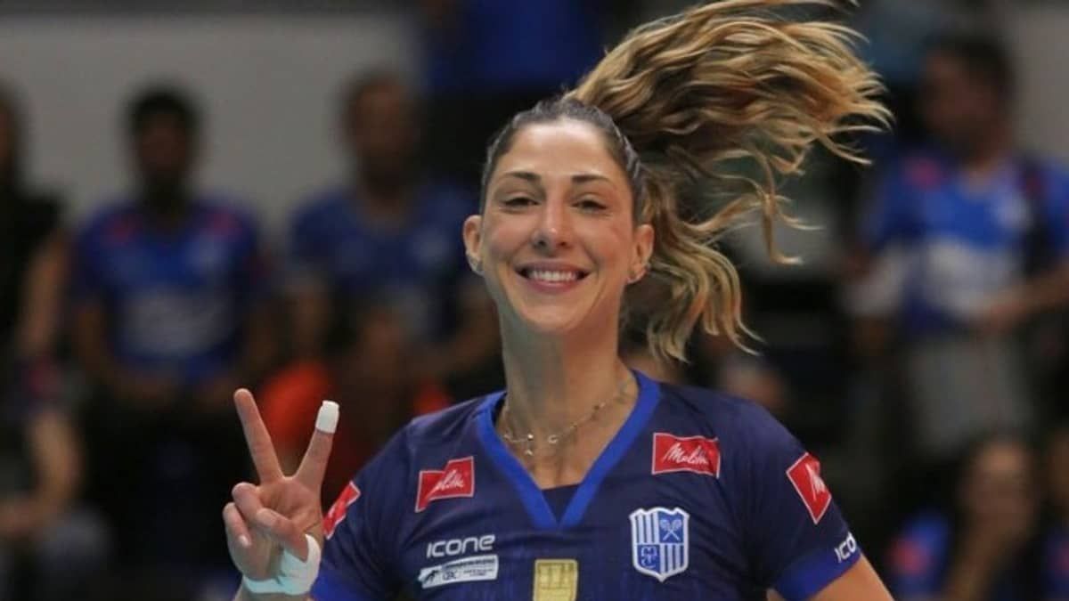 Assista entrevista exclusiva com Carol Gattaz, central e capitã do Minas  