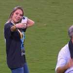 Talismã? Como web reagiu à presença de Carol Portaluppi no título do Grêmio