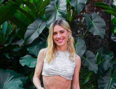 Carolina Dieckmann celebra os 47 anos com amigos famosos