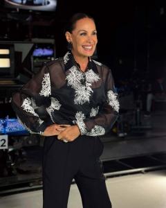 Carolina Ferraz comanda o 'Domingo Espetacular'