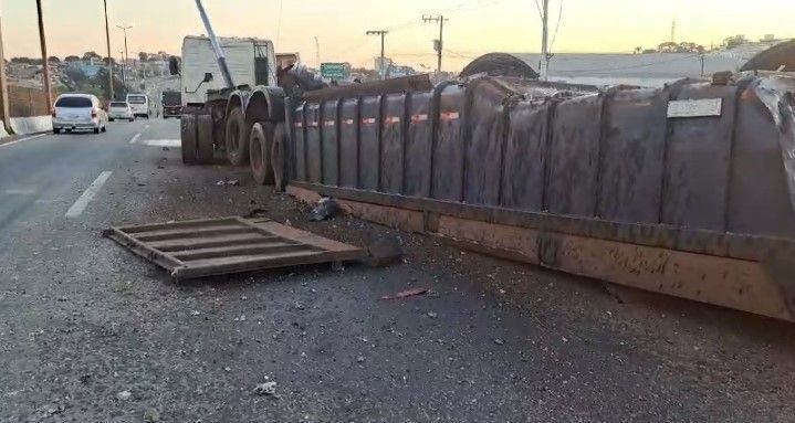 Após 8 horas, trecho do Anel Rodoviário de BH é liberado