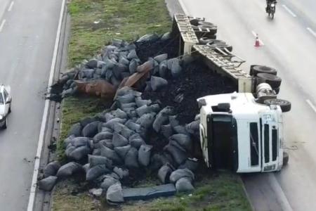 Acidente bloqueou uma faixa do Anel Rodoviário de BH