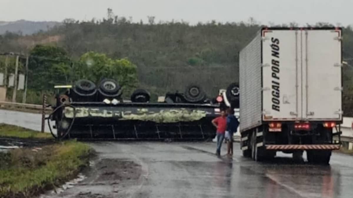 Vídeo: BR-040 tem via interditada após dois acidentes em Sete Lagoas