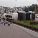 Após quase 20 horas, acidente envolvendo carreta ainda bloqueia parte do Anel Rodoviário em BH