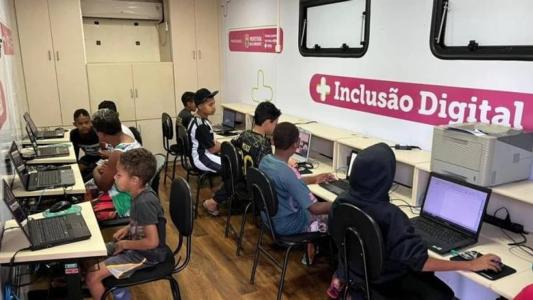 Carreta da Inclusão Digital fica até agosto na Vila Aeroporto