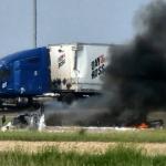 Acidente entre carreta e micro-ônibus com idosos mata 15 pessoas no Canadá