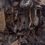 Carreta bi-trem pega fogo em batida e motorista morre em Goiás; veja imagens  